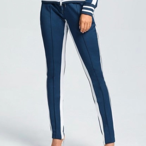 Cold Shoulder Navy Blue Track Suit Set - Picture 4 of 8